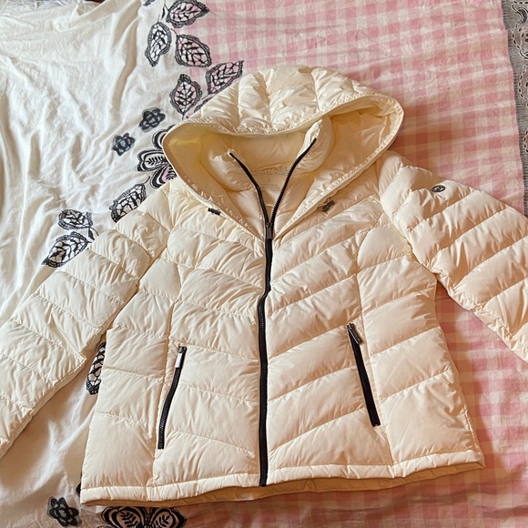 Michael Kors Cream Puffer Jacket - Picture 1 of 5